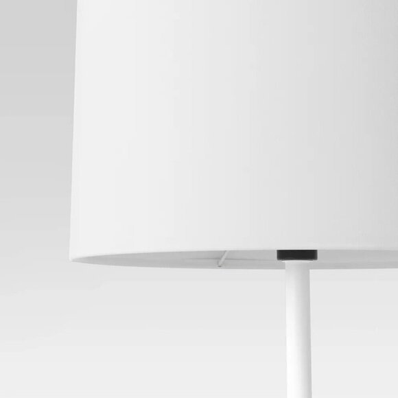 Room Essentials Table Stick White Lamp w/ USB-A Port & 800L LED Bulb Included - Picture 4 of 7